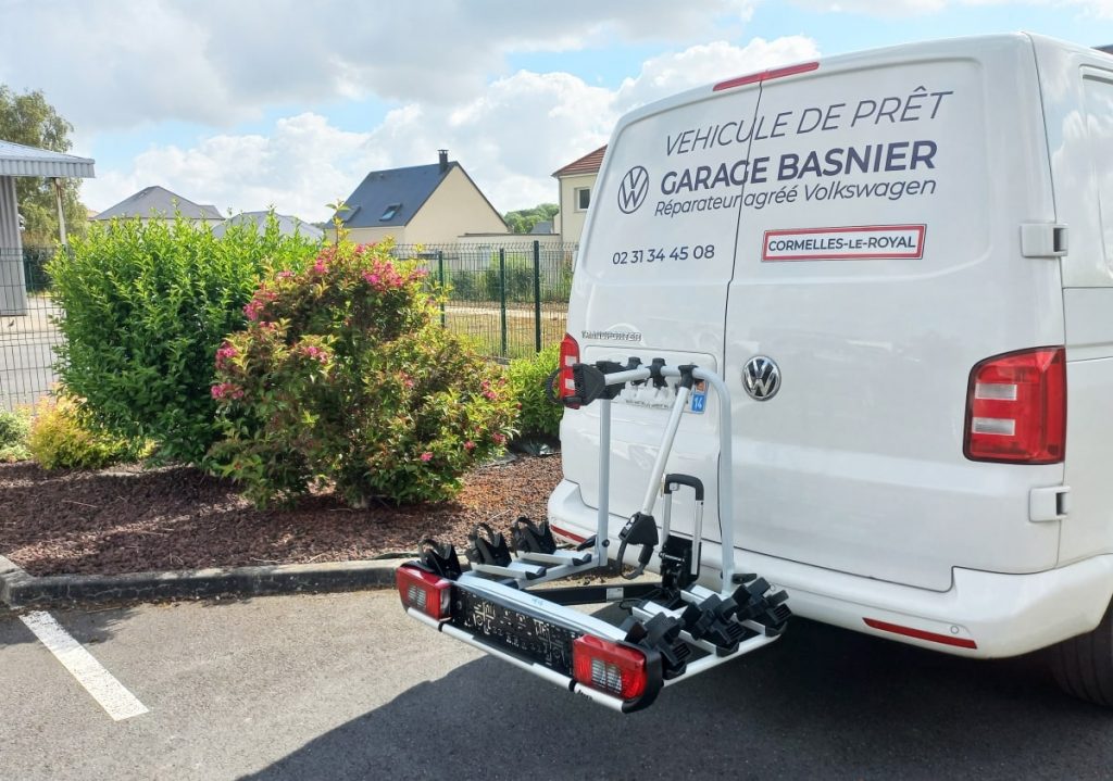 véhicule de prêt du garage Basnier avec porte vélo